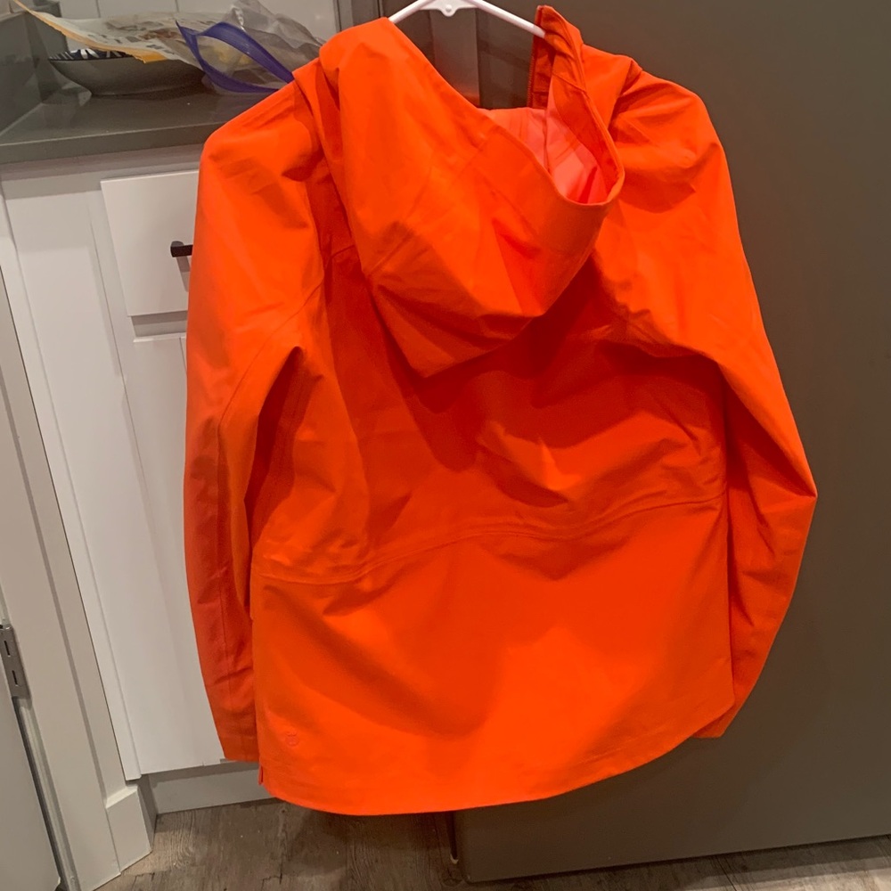 Lululemon Rainchaser Jacket - Picture 5 of 5